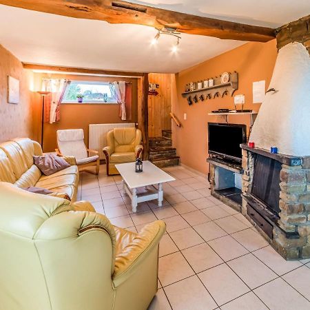 Modern Holiday Home In Lavacherie Sainte-Ode ภายนอก รูปภาพ