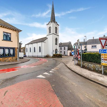 Modern Holiday Home In Lavacherie Sainte-Ode ภายนอก รูปภาพ