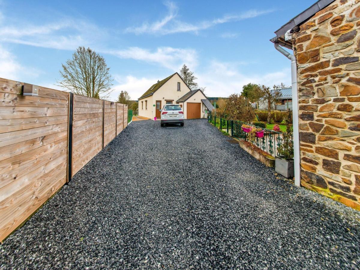 Modern Holiday Home In Lavacherie Sainte-Ode ภายนอก รูปภาพ