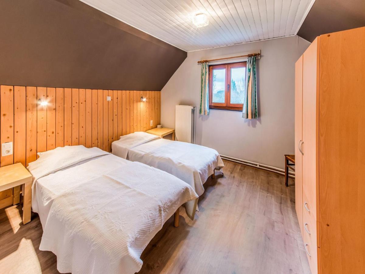 Modern Holiday Home In Lavacherie Sainte-Ode ภายนอก รูปภาพ
