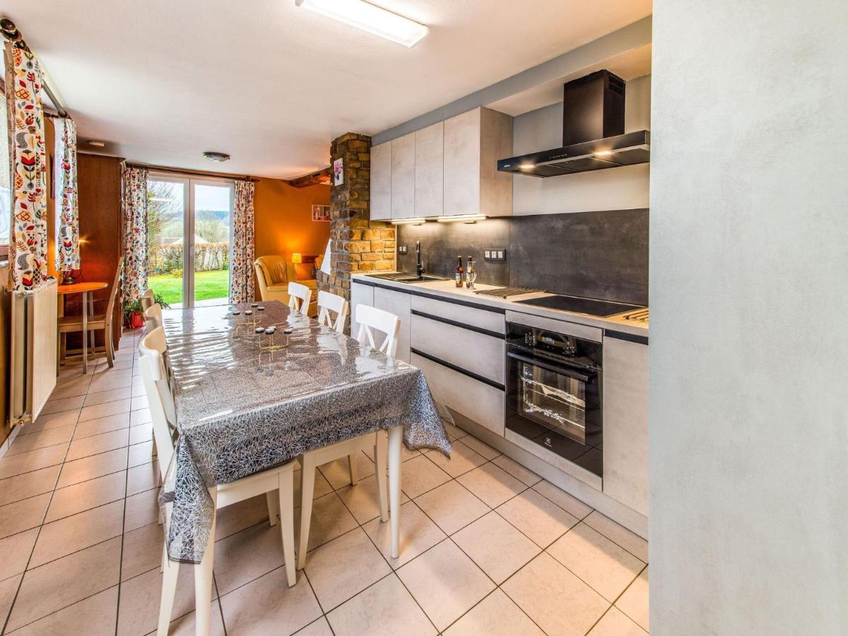 Modern Holiday Home In Lavacherie Sainte-Ode ภายนอก รูปภาพ