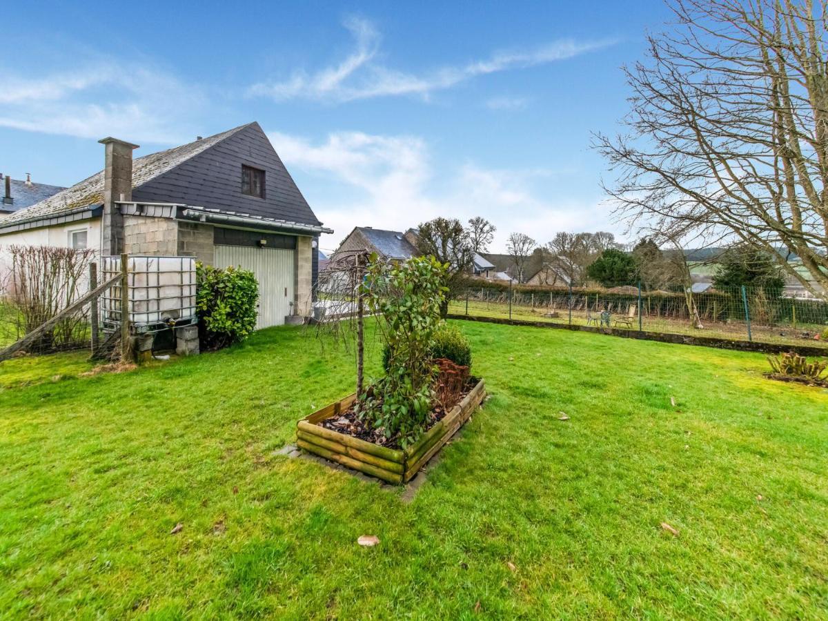 Modern Holiday Home In Lavacherie Sainte-Ode ภายนอก รูปภาพ
