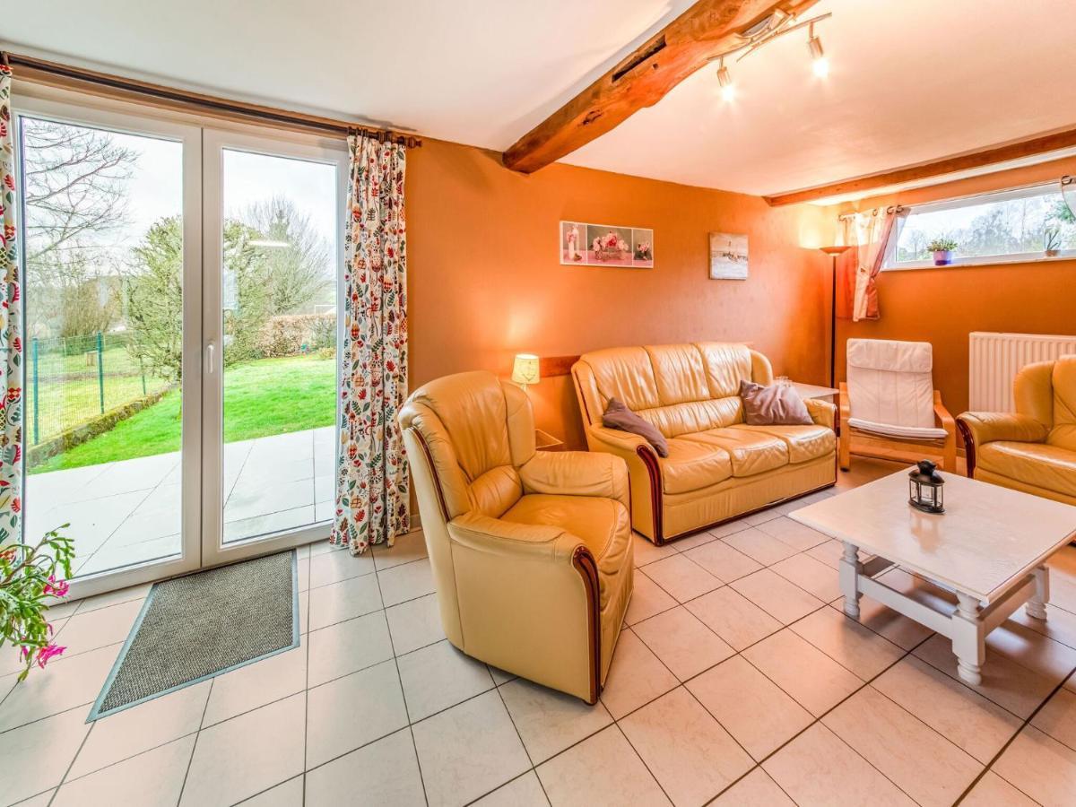 Modern Holiday Home In Lavacherie Sainte-Ode ภายนอก รูปภาพ