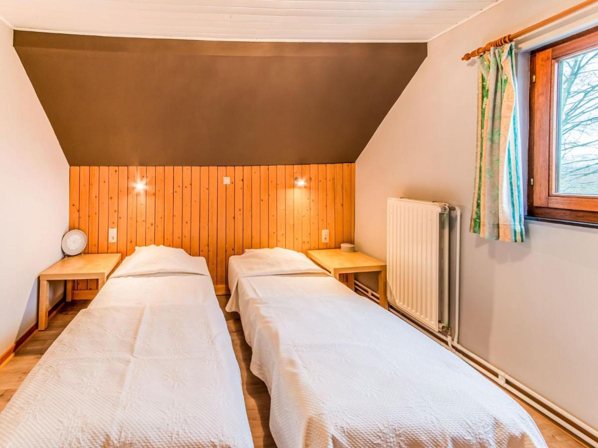 Modern Holiday Home In Lavacherie Sainte-Ode ภายนอก รูปภาพ