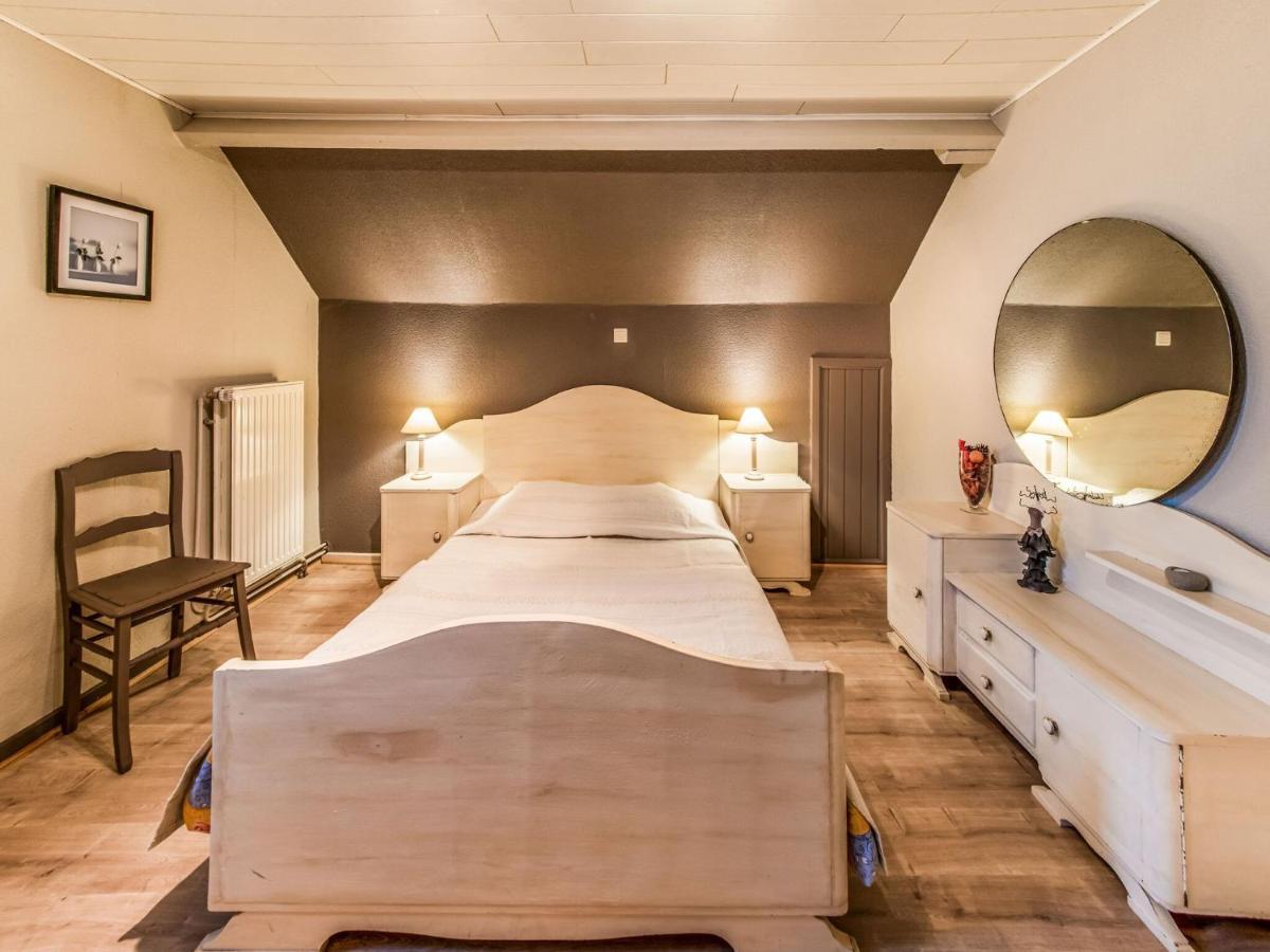 Modern Holiday Home In Lavacherie Sainte-Ode ภายนอก รูปภาพ
